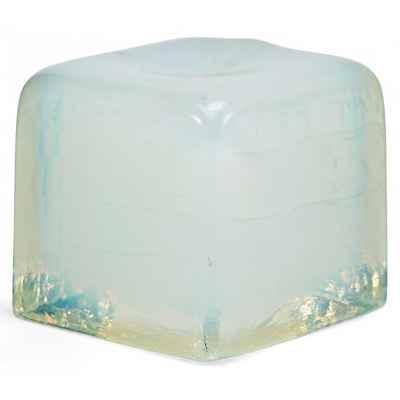 Пресс-папье в форме куба опаловое стекло, Европа кон. XIX - нач. XX вв. 4,7x4,9x4,8 см.  конец XIX - начало XX вв