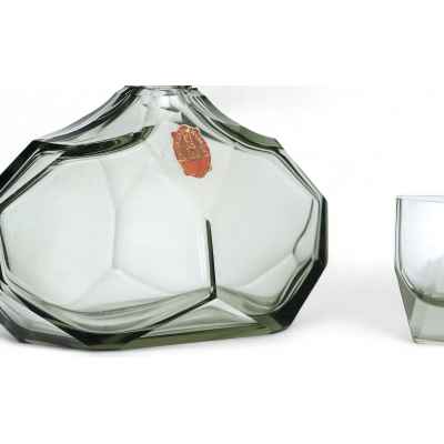 Набор для алкогольных напитков из цветного стекла Богемия первая половина XX века