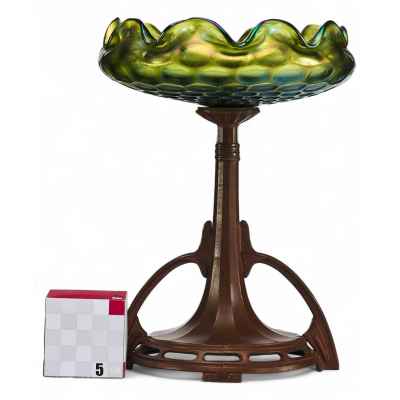 Ваза из цветного стекла с плавными краями Европа Начало XX века