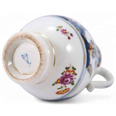 Молочник с бутонами цветов. Вена XIX век