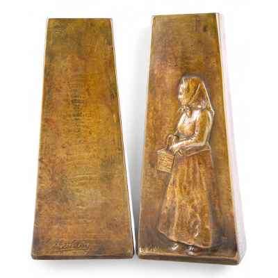 Парные вазы «Рабочий» и «Женщина с корзинкой» Европа 1900-1910- гг