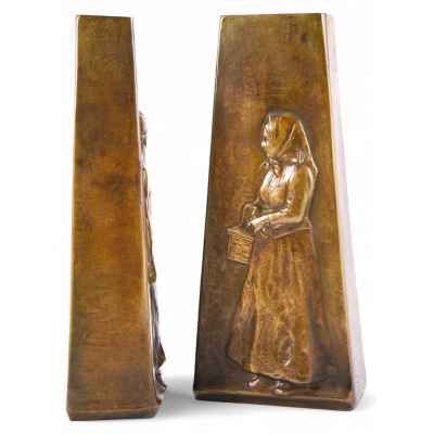 Парные вазы «Рабочий» и «Женщина с корзинкой» Европа 1900-1910- гг