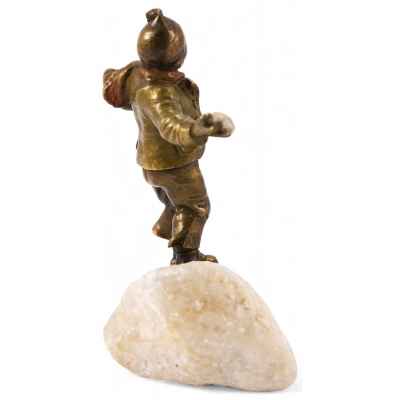 Скульптура «Мальчик, кидающий снежки» Австрия первая половина ХХ века