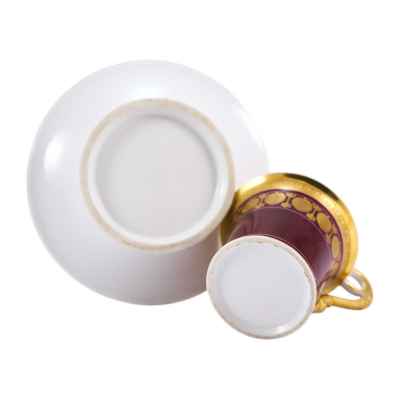 Чайная пара с вишневым фоном и широким фризовым орнаментом Берлин (?) 1815-1820-гг