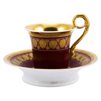 Чайная пара с вишневым фоном и широким фризовым орнаментом Берлин (?) 1815-1820-гг