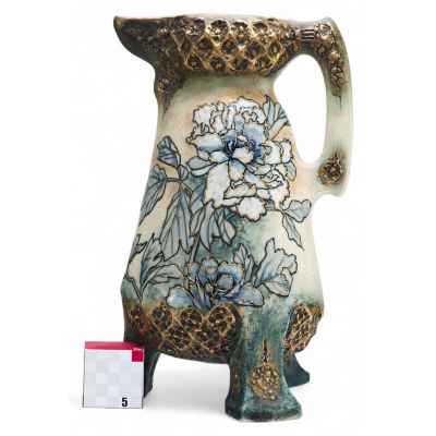 Ваза-кувшин «Ирисы» Австрия Исполнитель: «Alexandra Porcelain Works Ernst Wahliss» Начало XX века