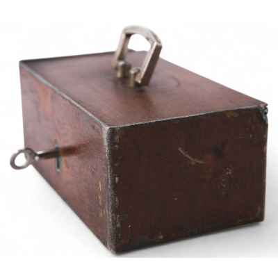 Шкатулка-сейф  начало XX века