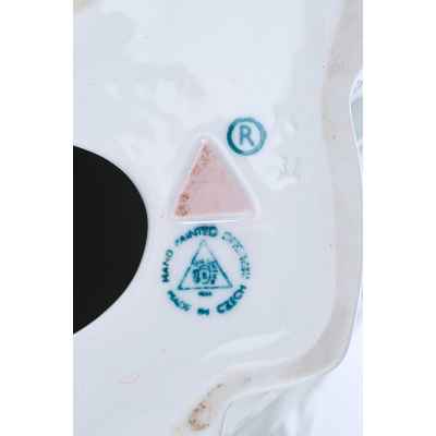 Скульптура Белый медведь фарфор, Royal Dux Чехословакия 1946-90 гг. Н-26,5 см. Чехословакия 1946-1990 гг