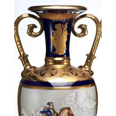 Вазы парные «Наполеон на перевале Сен — Бернар». Западная Европа ХХ век