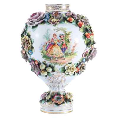 Ваза с растительным декором фабрика Wienner — Neustadt, Вена, Австрия Начало XX века