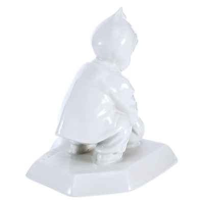 Статуэтка «Ребенок с мячом» Европа 1-я половина XX века