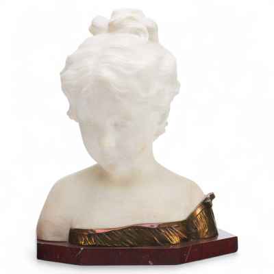 Бюст девочки в стиле Ар- Деко.  Первая четверть XX века