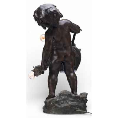 Светильник «Мальчик с корзиной цветов» Европа конец XIX— начало XХ вв