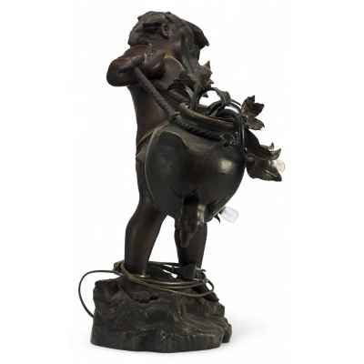 Светильник «Мальчик с корзиной цветов» Европа конец XIX— начало XХ вв