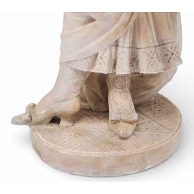 Скульптура «Дама с маской» Европа Конец XIX века