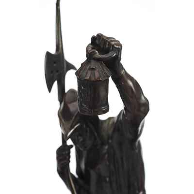 Скульптура «Стражник с фонарем»  первая половина ХХ века