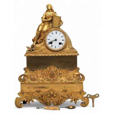 Часы каменные «Мария Магдалина с евангелием» Париж, Франция третья четверть ХІХ века