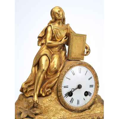Часы каменные «Мария Магдалина с евангелием» Париж, Франция третья четверть ХІХ века