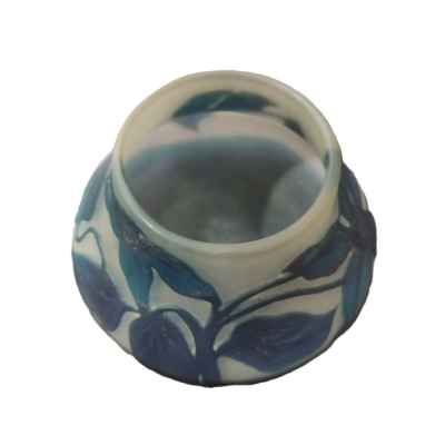 Ваза с голубыми цветами стекло Галле (Emil Galle) Франция нач. ХХ в. 11х6,2 см. Нанси, Франция, фирма Галле Начало XX века