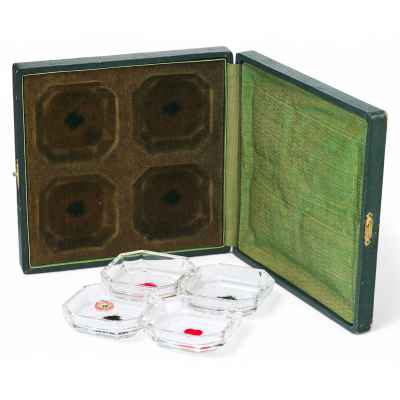 Набор чаш для смачивания пальцев при игре в карты в оригинальном футляре Франция ХХ век