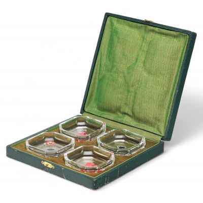Набор чаш для смачивания пальцев при игре в карты в оригинальном футляре Франция ХХ век