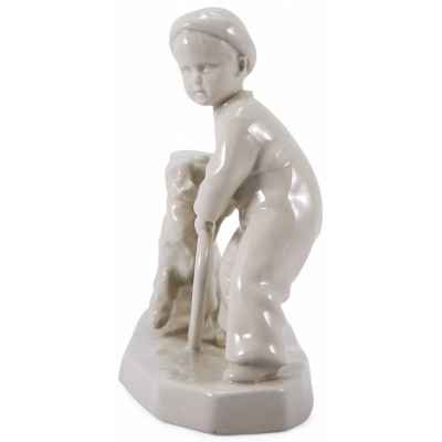 Скульптура «Мальчик, играющий с обручем и собакой» Печ, Венгрия 1930-1940 гг