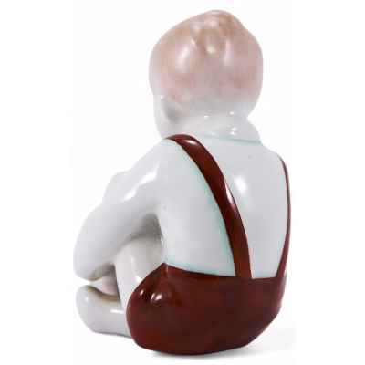 Скульптура фарфоровая «Мальчик, шнурующий ботинок» Акуинкум, Венгрия Вторая половина XX века