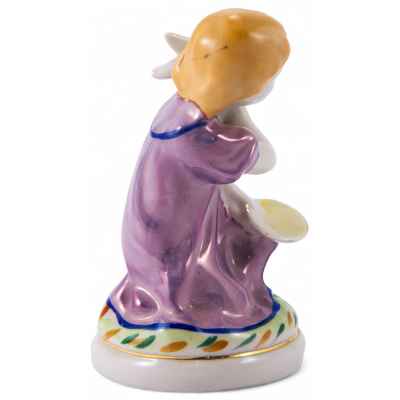 Скульптура «Девочка с голубем» Полонский завод художественной керамики середина 1950 — конец 1960-х гг