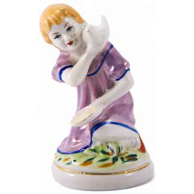 Скульптура «Девочка с голубем» Полонский завод художественной керамики середина 1950 — конец 1960-х гг