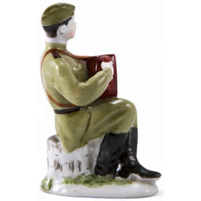 Скульптура «Гармонист» («Василий Теркин») ЛФЗ 1950-1960-гг