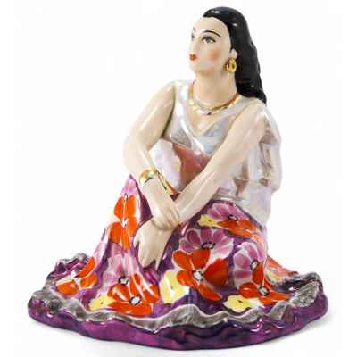 Скульптура Цыганка Земфира сидящая фарфор, Дулевский фарфоровый завод Дулево 1960-е гг. Н-19,3 см. Дулёво, Россия, Дулевский фарфоровый завод 1960-гг