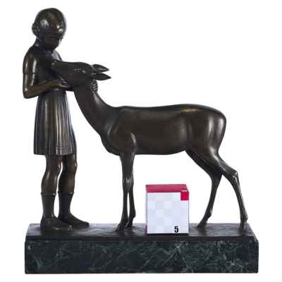 Скульптура «Девочка с косулей» Европа 1930- гг