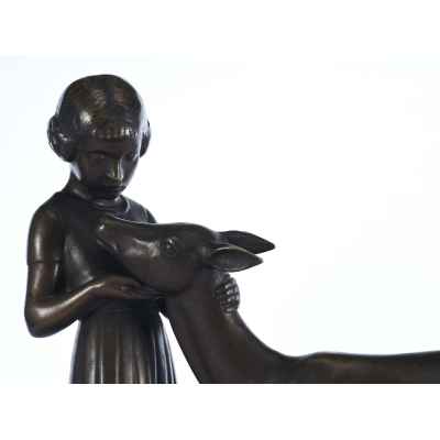 Скульптура «Девочка с косулей» Европа 1930- гг