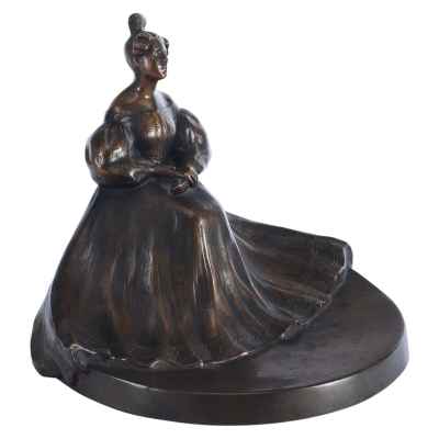 Ваза «Дама в платье» Австрия Начало XX века