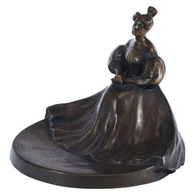 Ваза «Дама в платье» Австрия Начало XX века