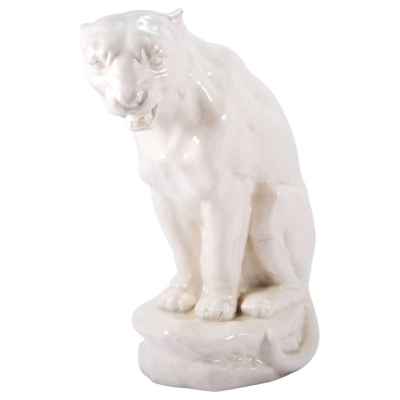 Скульптура Сидящая львица фаянс, Германия (?) 1920-30-е гг. Н-29,5 см. Германия.(?) первая половина XX века