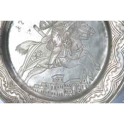 Блюдо «Черный гусар» Россия третья четверть ХVIII века