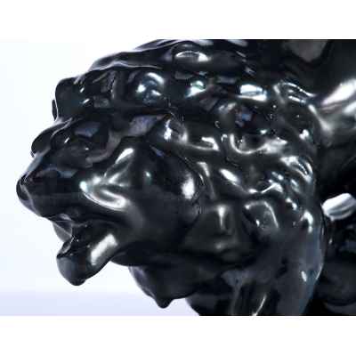 Скульптура Спускающийся лев керамика, Европа 1920-30-е гг. Н-23 см. Европа 1920-1930-гг