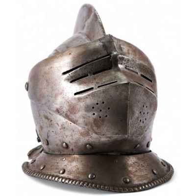 Шлем «Армэ», Европа 16 в Европа XVI век