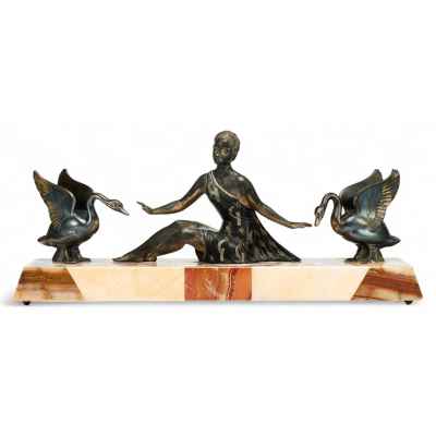 Скульптура «Девушка и лебеди» Европа Вторая четверть XX века