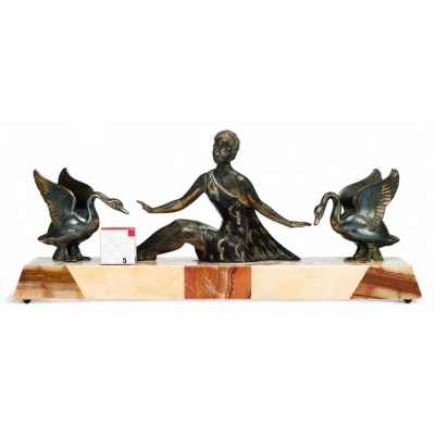 Скульптура «Девушка и лебеди» Европа Вторая четверть XX века