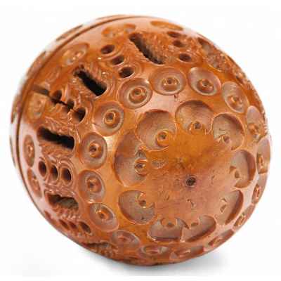 Яйцо пасхальное деревянное с резьбой  Начало XX века