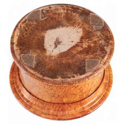 Шкатулка из карельской березы, Россииская Империя, 1910-е гг. Россия Начало XX века