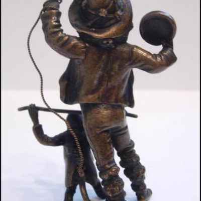 Статуэтка «Мальчик с дрессированной обезьянкой» (01669)  