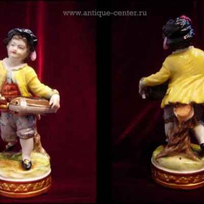 Парные статуэтки «Дама» и «Музыкант» (00866)  
