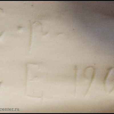 Скульптура «Купальщица» (01692)  