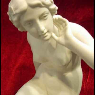 Скульптура «Купальщица» (01692)  