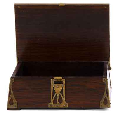 Шкатулка украшенная латунными накладками модерн Европа нач. ХХ в. 13,7x10х5 см. Европа Начало XX века