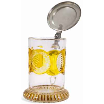 Пивная кружка. гравировка готическим шрифтом: 