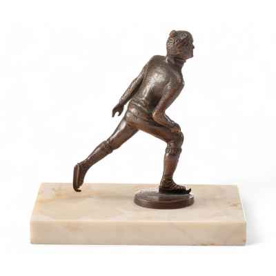 Скульптура «Конькобежец» Европа первая четверть ХХ века